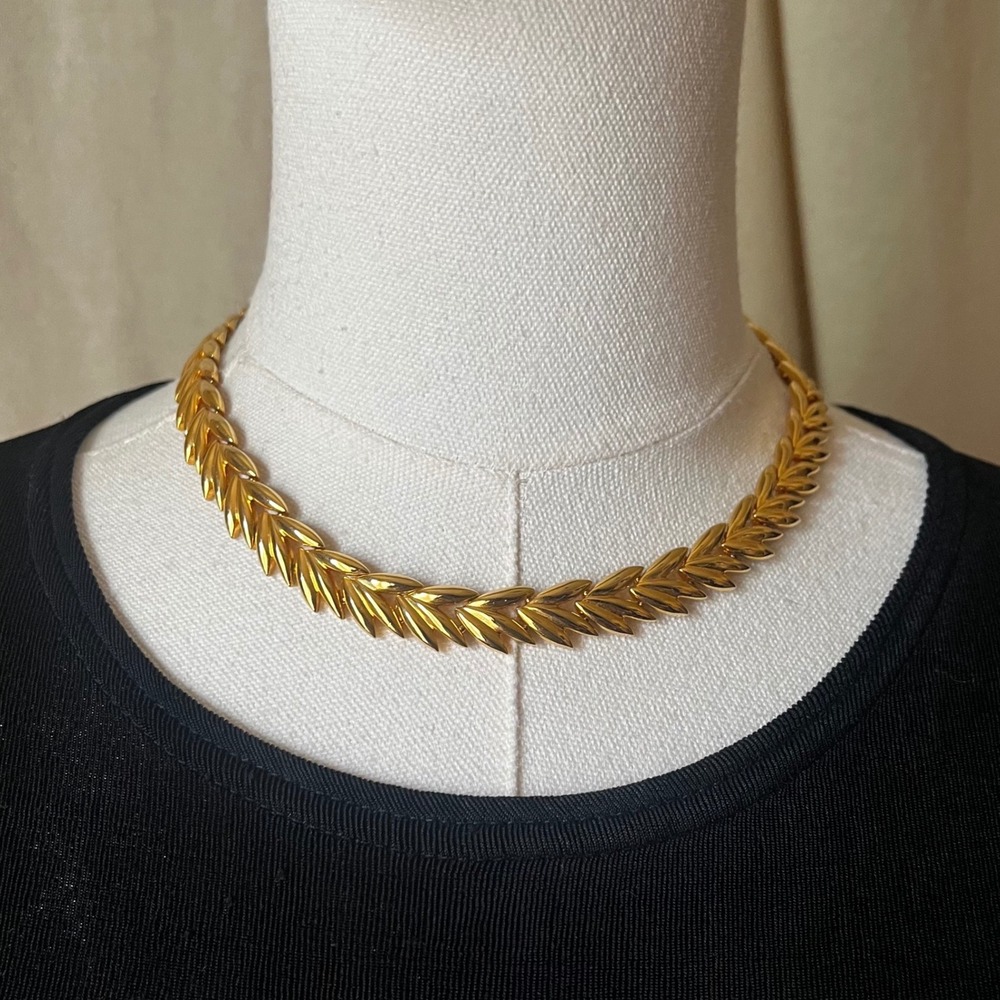 Vintage Gold Tone Leaf Link Choker Necklace Adjustable 15-18" Statement